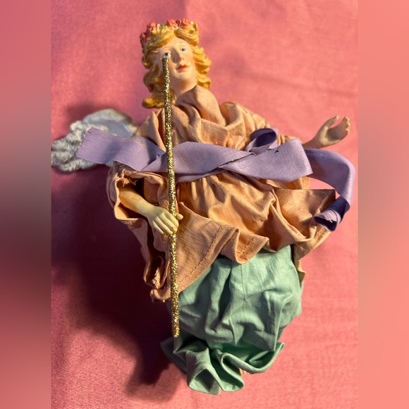 Vintage Beautiful Angel Ornament 1989 - Picture 1 of 7